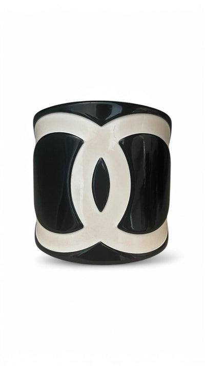 Chanel Resin CC Cuff in Black & White CC | Size 14 cm