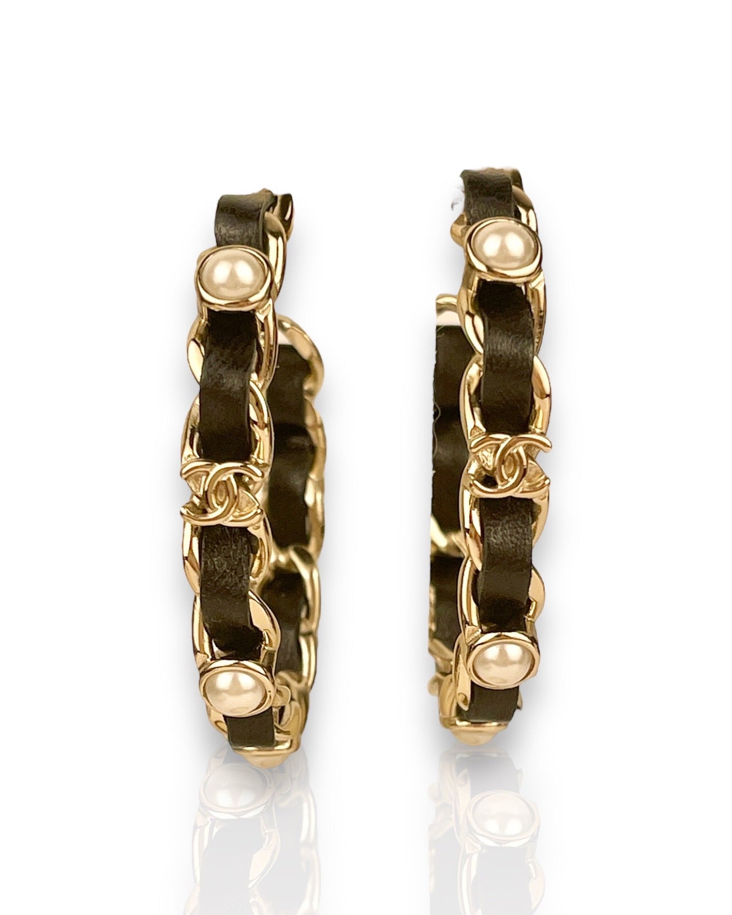 CHANEL Pearl Lambskin Chain Logo Hoop Clip On Earrings Black Gold |  FASHIONPHILE
