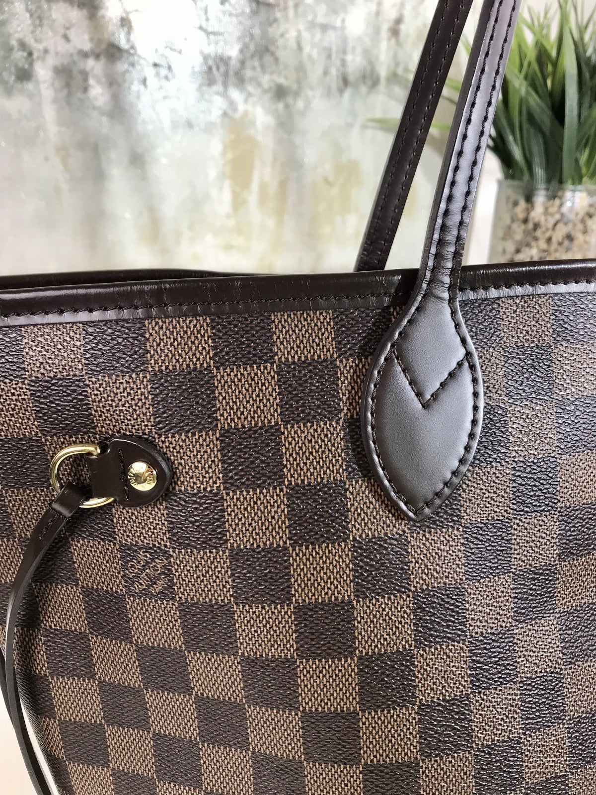 Louis Vuitton Damier Canvas Neverfull MM Rose Shoulder Handbag Article:  N41603 Made in France : Clothing, Shoes & Jewelry - .com