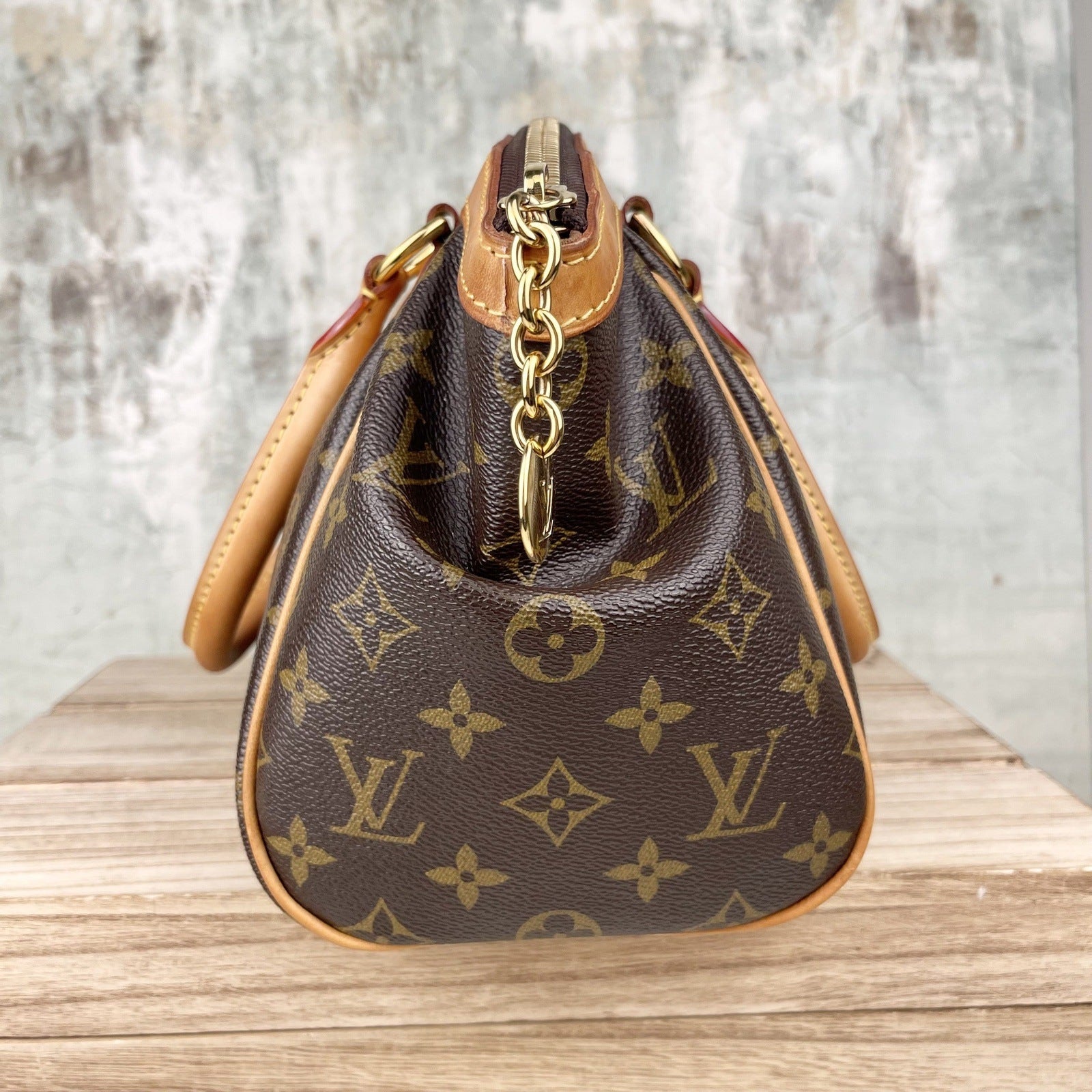 Louis Vuitton Tivoli PM Monogram Handbag - Great Condition