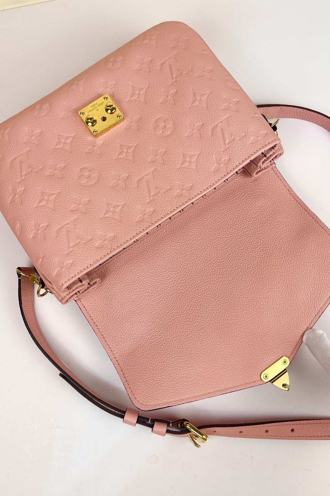 Louis Vuitton Pochette Metis Bag Monogram Rose Poudre Pink | 3D model