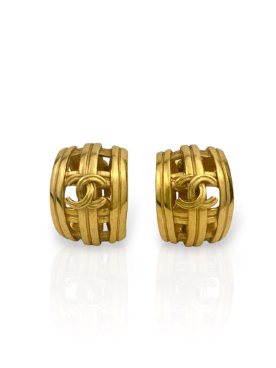 CHANEL CC Hoops Earrings Gold Tone 96P-RELOVE DELUXE