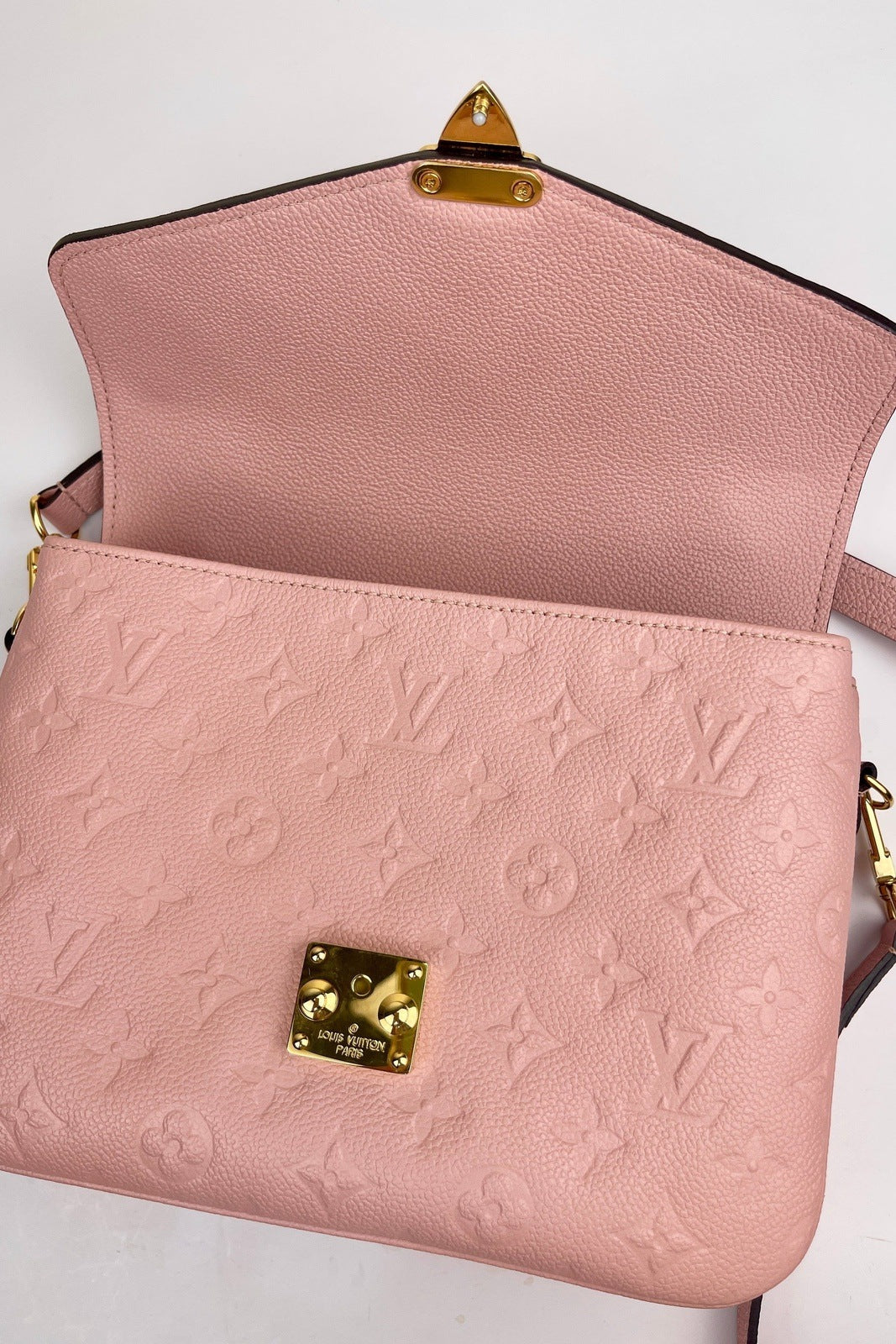 Louis Vuitton Pochette Metis Pink Poudre Bag-Louis Vuitton Pochette Metis  Pink Poudre Bag-RELOVE DELUXE